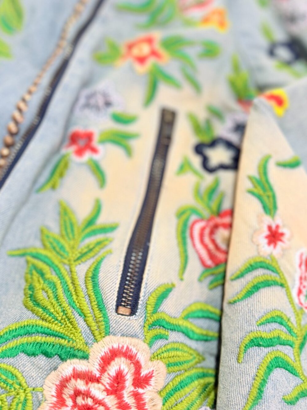 Aratta Embroidered Denim Jacket - Large - Picture 10 of 10